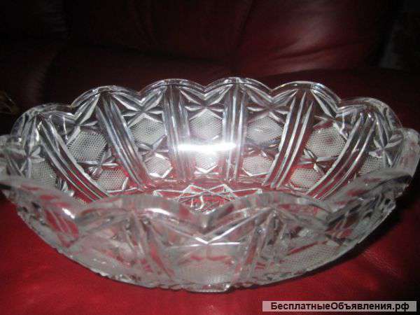 Хрустальные вазы и ладьи
