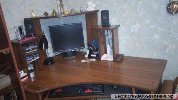Компьютерный стол