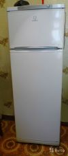 Холодильник с морозильником Indesit ST 167
