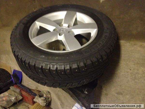 Зимнюю шипованнную резину на дисках