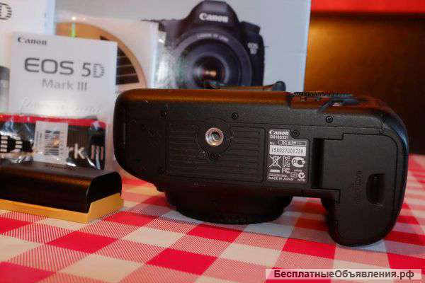 Canon EOS 5D Mark III 22.3 MP DSLR с объективом