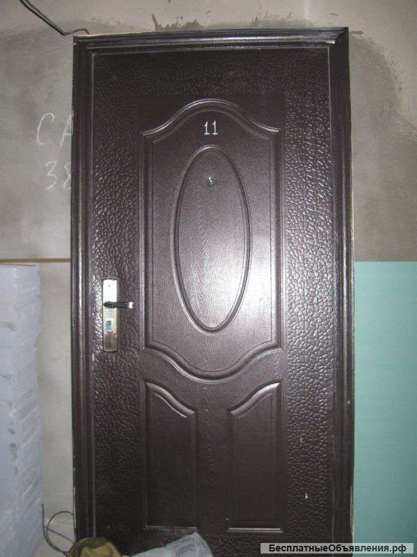 Дверь входная - 1500 руб. после застройщика.
