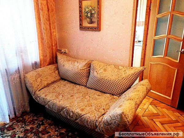 Жилье. Предлагаю снять посуточно 1-ком. квартиру центр Сочи, улица Конституции 10