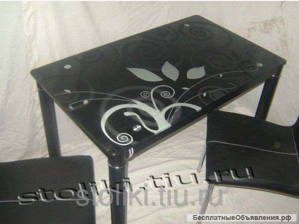 Много качественных стеклянных столов