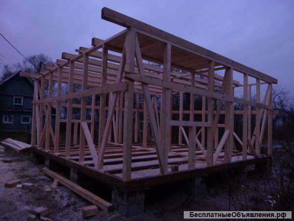 Бригада строителей осуществляет