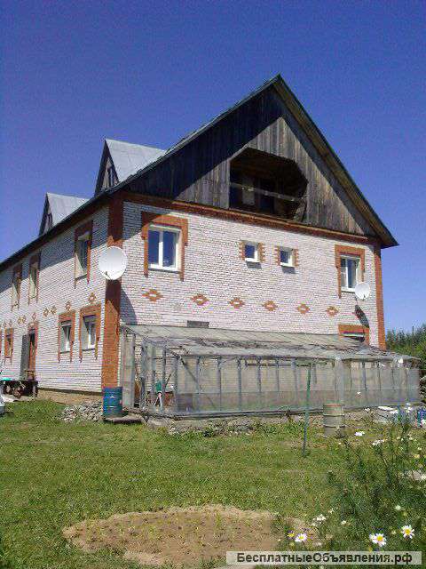 Кирпичный дом 400м2 + 40 с участок