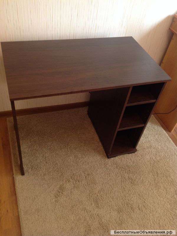 Новый компактный письменный стол