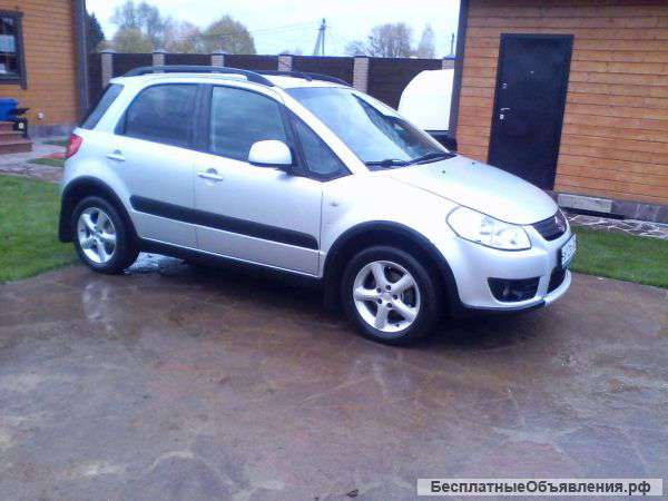 Машина Suzuki sx4