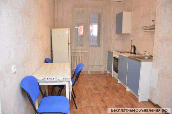 Сдаю 2 ком. квартиру посуточно ул. Чистопольская, 85