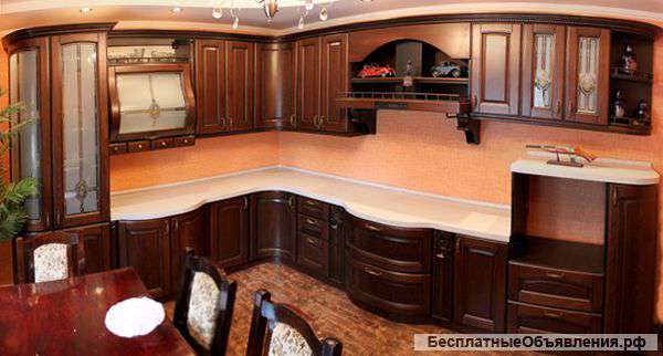 Кухонные гарнитуры из натурального дерева