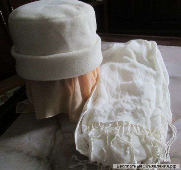 Шапочка и шарф женские, белые, Китай