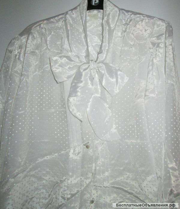 Блуза белая с бантом, р. 48, Польша