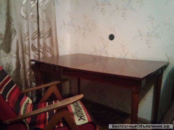 Стол обеденный, стол письменный
