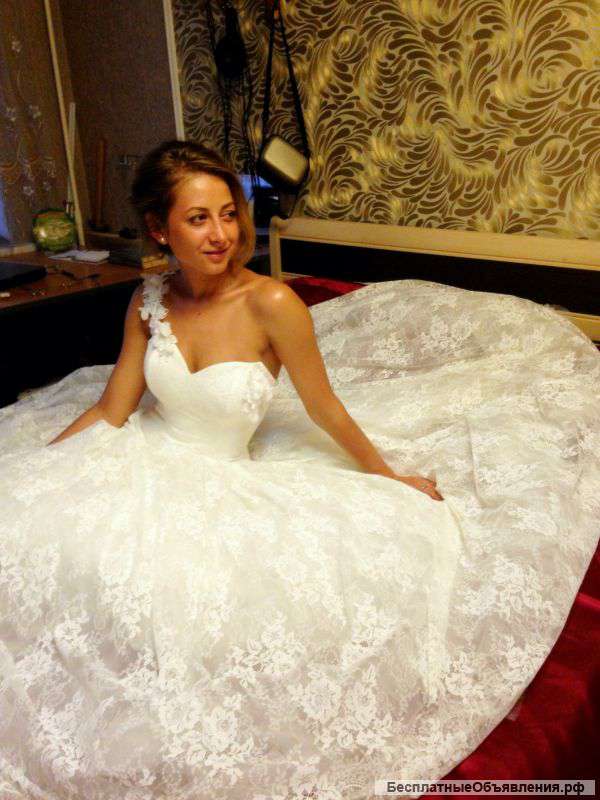 Свадебное платье НЕ БУ+фата+кринолин+туфли