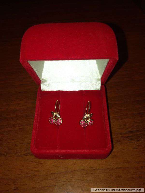 Золотые сережки-вишенки
