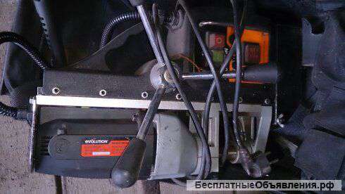 Сверлильный станок на магнитной подошве EVOLUTION BORA 2800