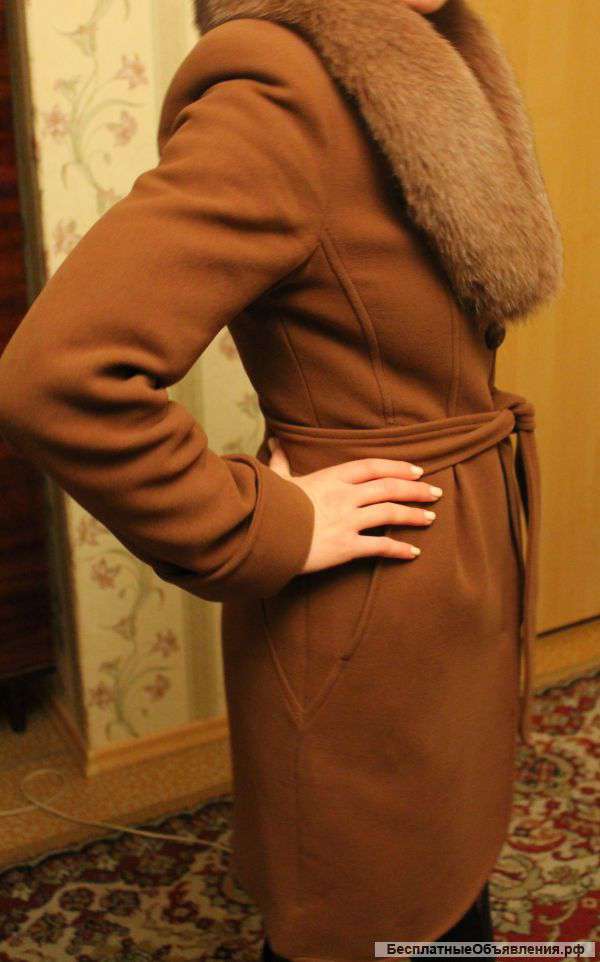 Зимнее пальто с мехом