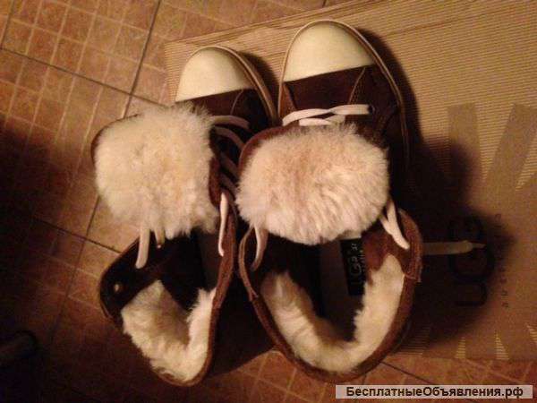Отличные кеды Ugg