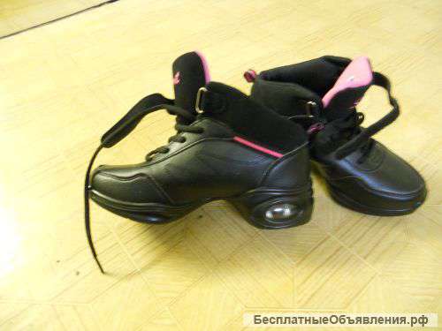 Кроссовки для танцев