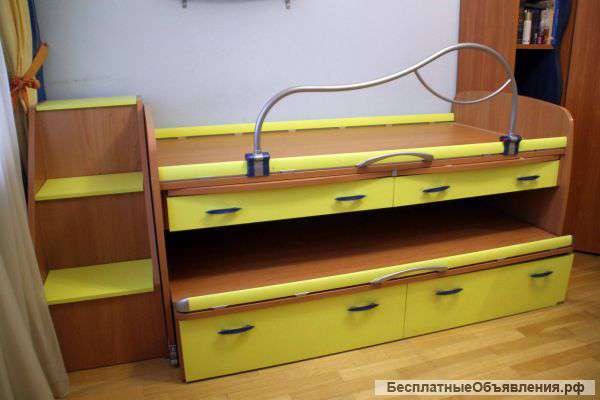 Двухъярусную кровать