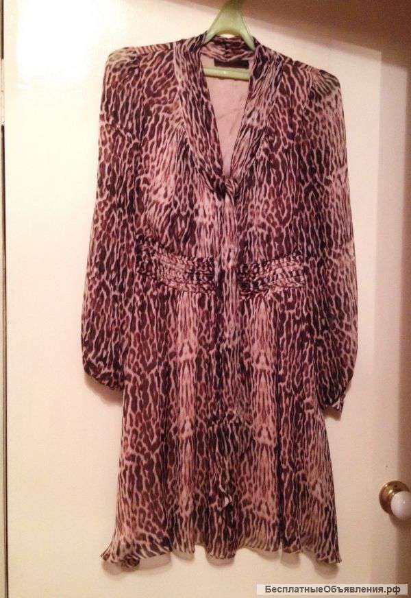 Нарядное фирменное платье