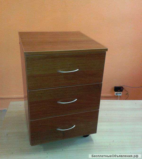 Тумба с ящиками