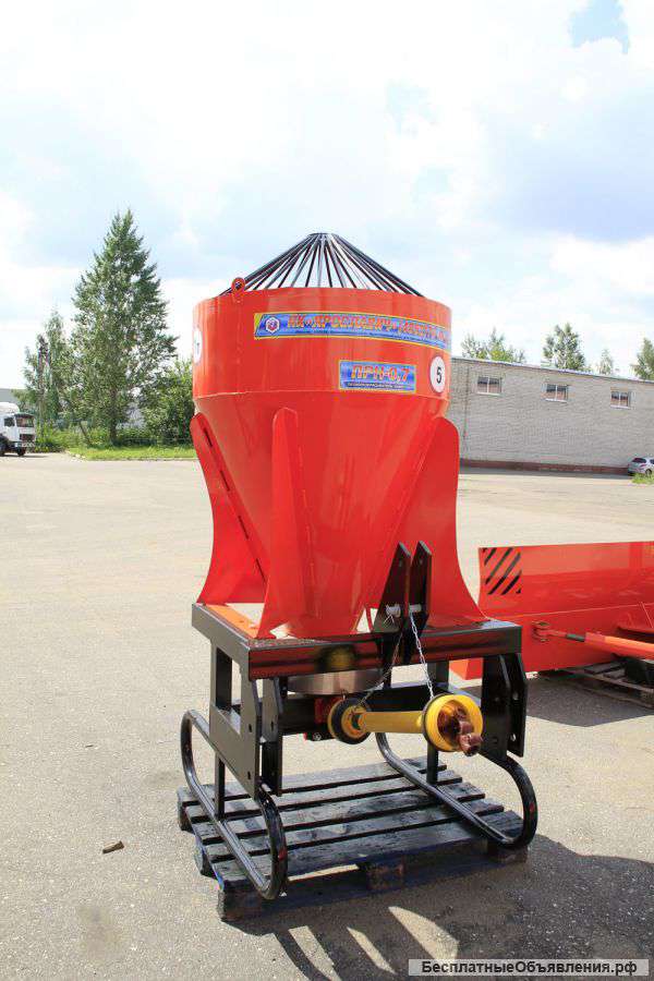 Пескоразбрасыватель на МТЗ-82 V-0,5 м3