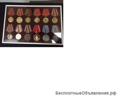 Закрытая рамка для коллекции медалей или монет