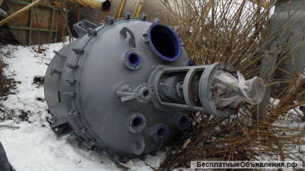 Реактор эмалированный,объем — 4 куб.м.,с рубашкой и мешалкой