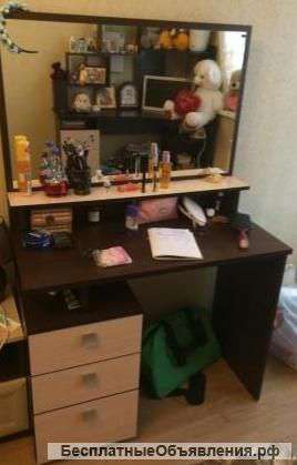 Туалетный столик