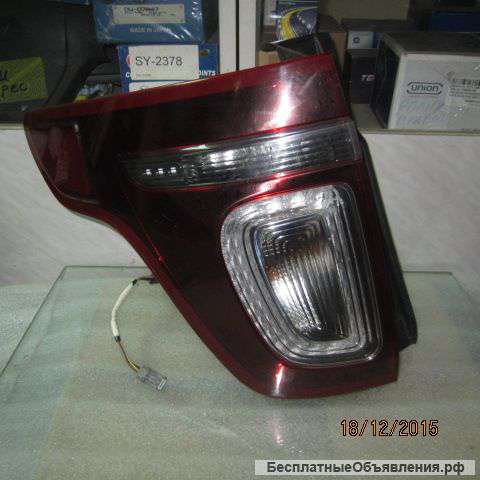 Фонарь задний лев. Ford Explorer бу.
