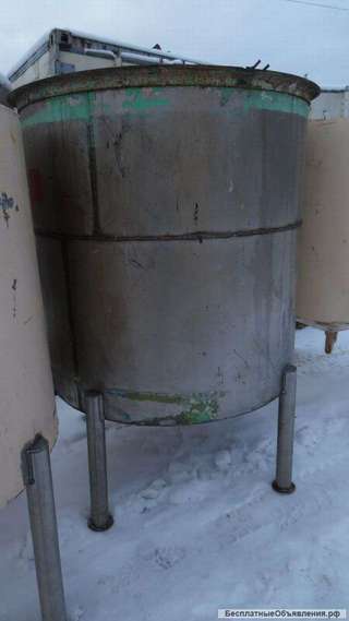 Ёмкости нержавеющие,объем — 1,4 куб.м., вертикального исполнения