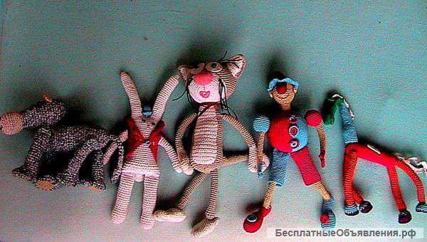 Связанные крючками из ниток персонажи мультфильмов