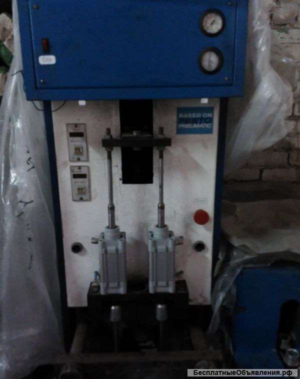 Полуавтомат выдува и печь разогрева 2007 г 700 бут час