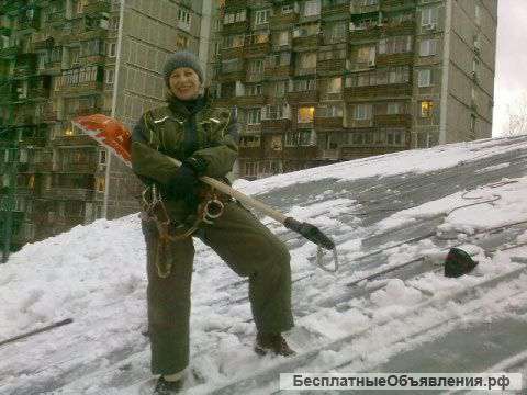 Промышленный альпинист почистит крышу