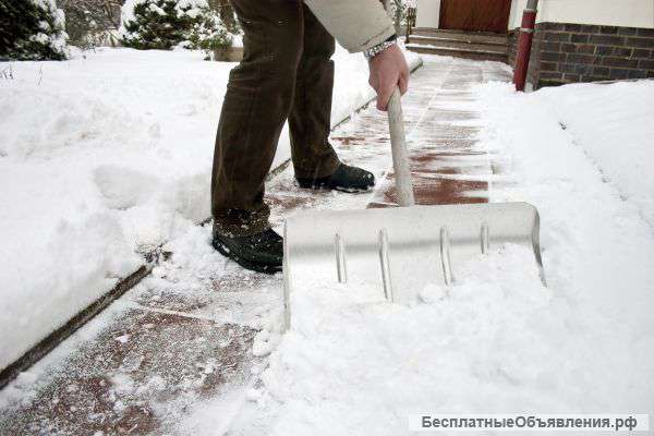 Уборка снега ручным и механическим способом