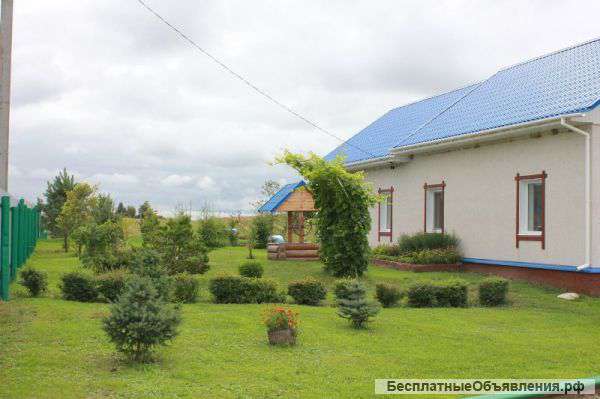 Дом в белорусской деревне у водоема