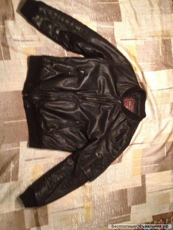 Кожаная куртка Marlboro Classics со скидкой