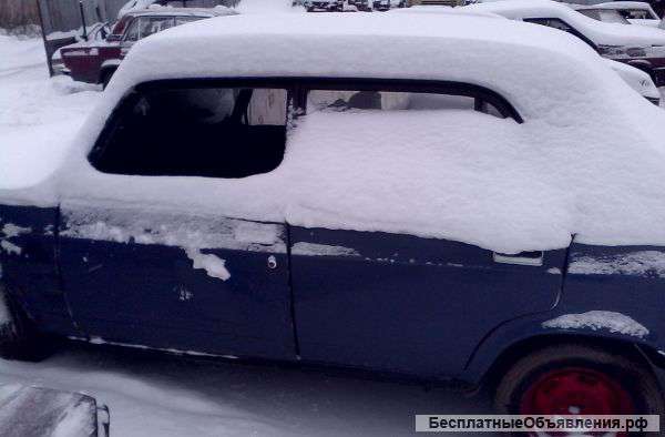 ВАЗ 2107 синего цвета