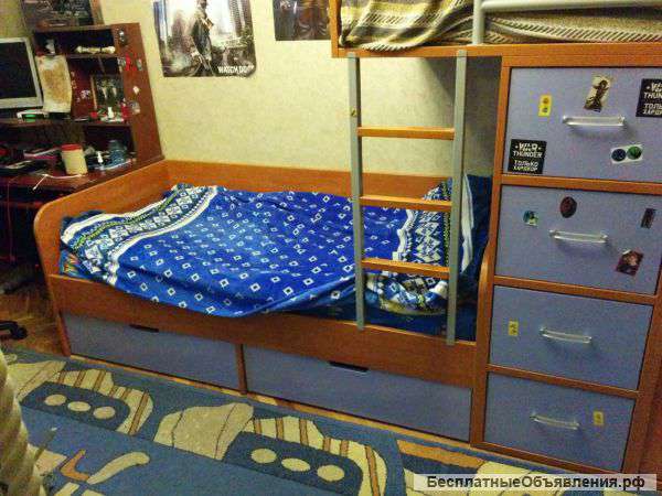 Детская двухярусная кровать