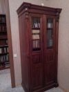 Антикварный книжный шкаф