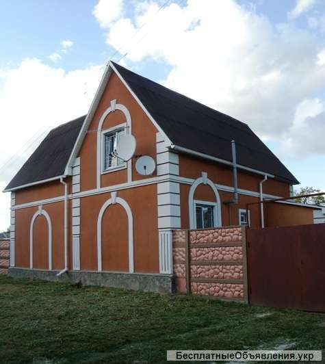 Двухэтажный дом в с. Любарці Бориспольского р-на