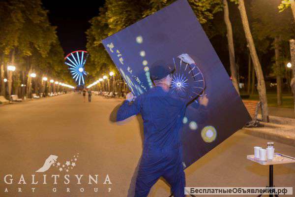 Танцующий художник в Казани