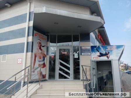 В Кропоткине на пр.Ворошилова продается магазин "Сити-спорт", общ. пл. 507 кв.м.