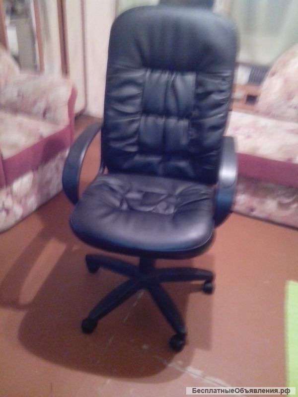 Компьютерное кресло