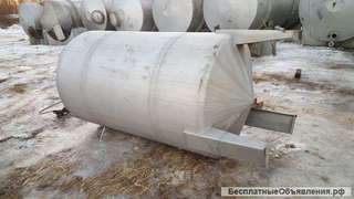 Емкость нержавеющая, объем 2,5 куб.м., вертикального исполнения.