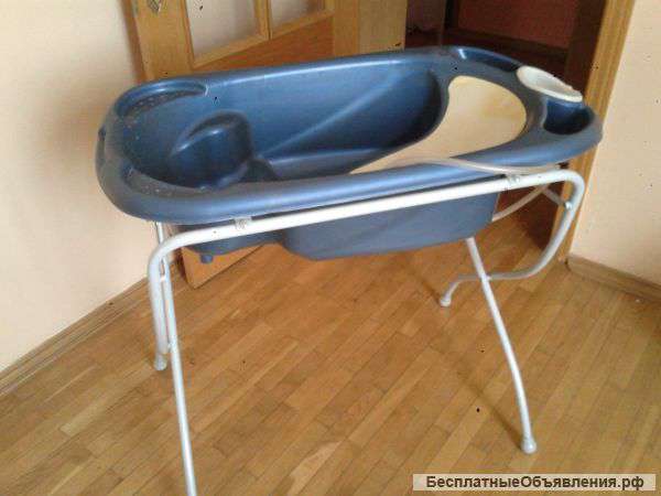 Ванночка для купания на подставке COM