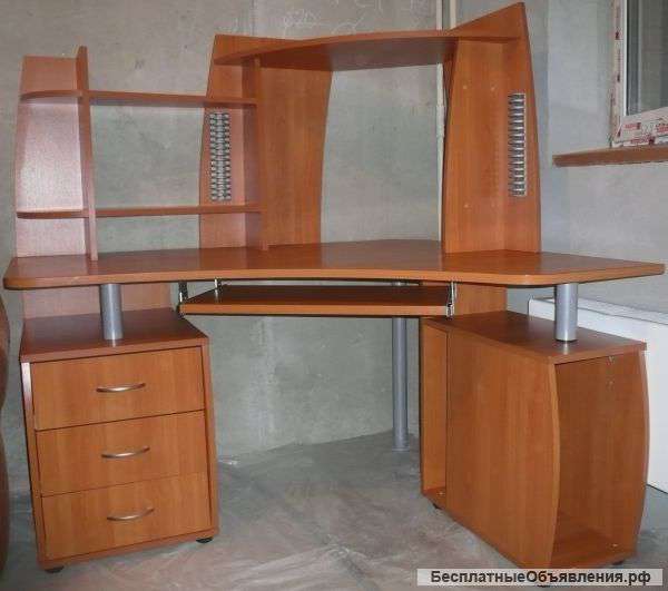 Компьютерный стол