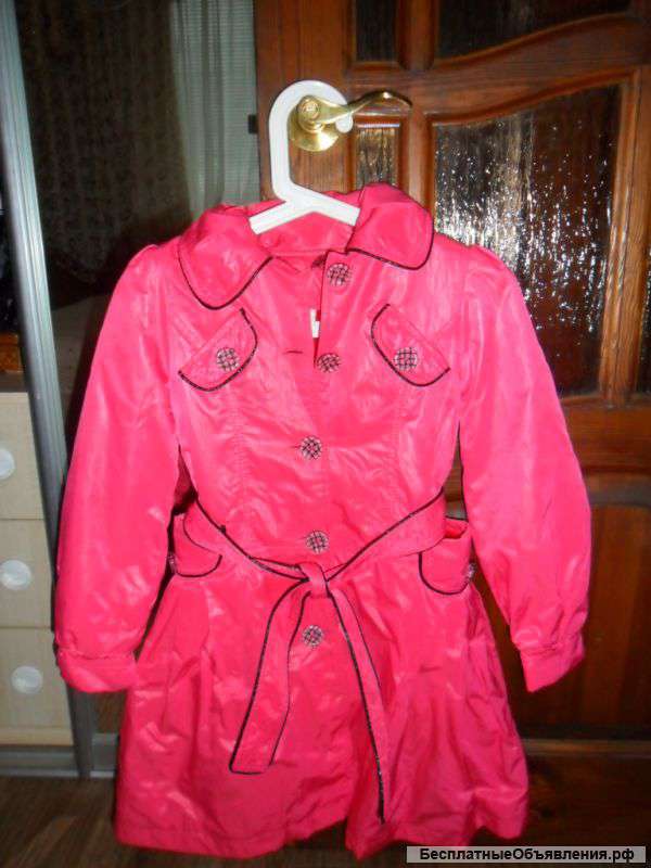 Плащ,пальто импортные на девочку 7-10 лет