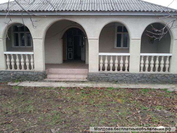 Se vinde urgent casa noua in satul Holosnita